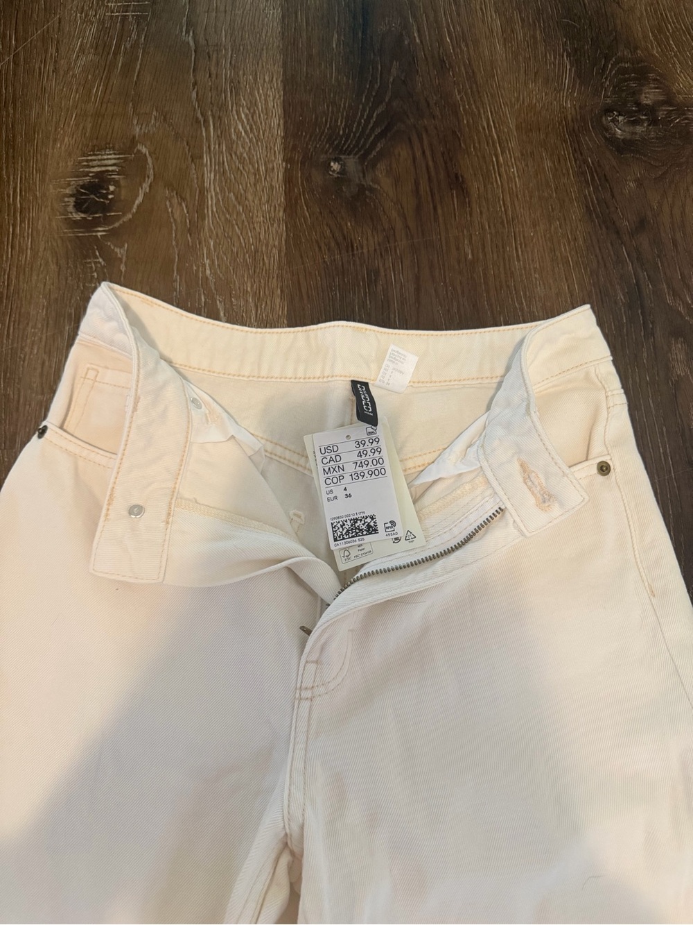 Divided Wide-Leg Jeans in Light Cream